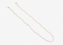 Load image into Gallery viewer, Pearl Eyewear Chain - White
