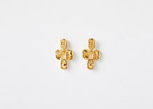 Load image into Gallery viewer, Smoking Mirror Studs - Yellow Gold Plate