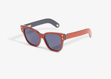 Load image into Gallery viewer, Diving for Gold Sunglasses - Mud
