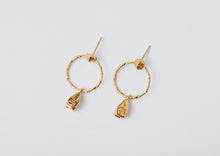 Load image into Gallery viewer, Tetouan Studs - Yellow Gold Plate

