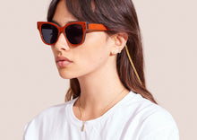 Load image into Gallery viewer, Diving for Gold Sunglasses - Mud
