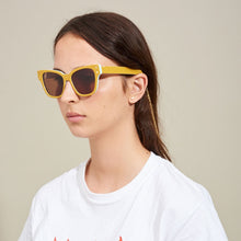 Load image into Gallery viewer, Diving For Gold Sunglasses - Turmeric
